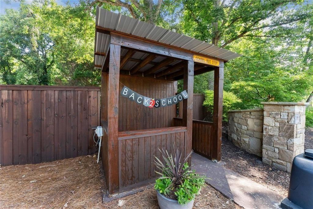 6711 Wildwood Trail
