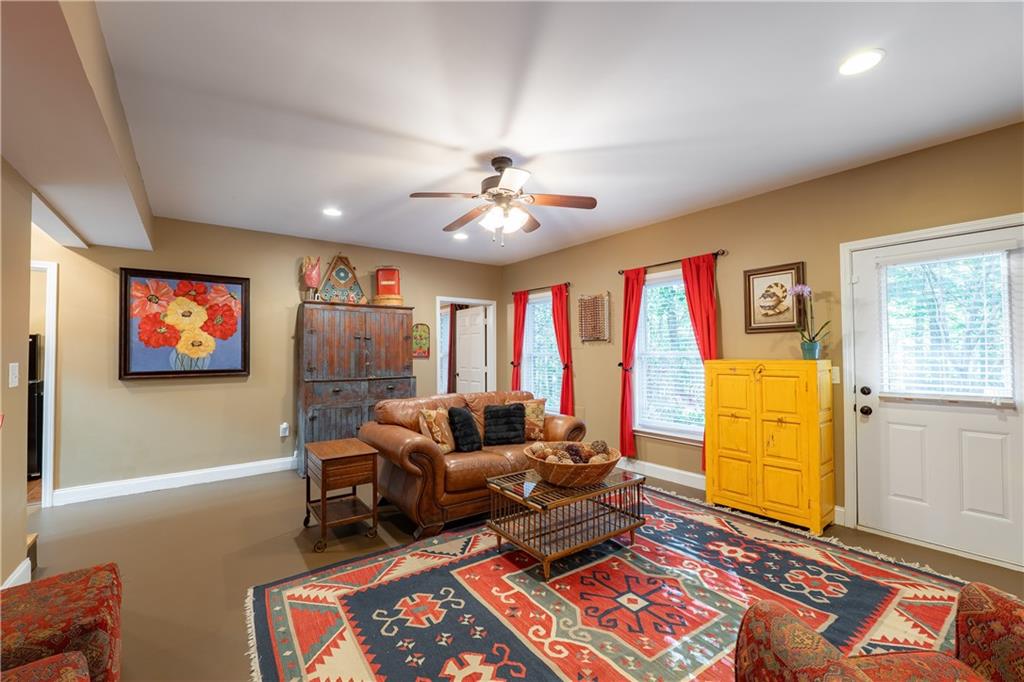 155 Willow Oak Lane