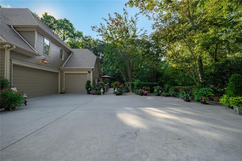 155 Willow Oak Lane