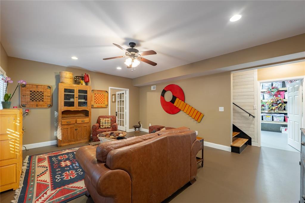 155 Willow Oak Lane