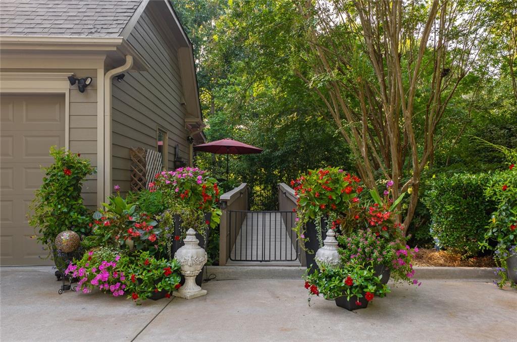 155 Willow Oak Lane