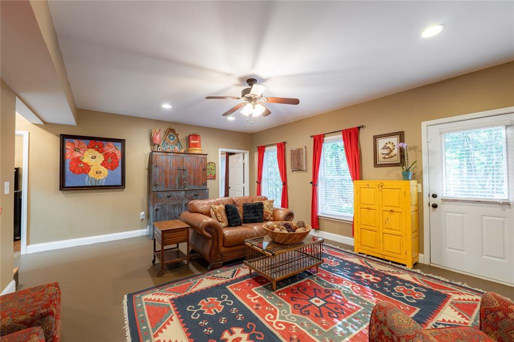 155 Willow Oak Lane