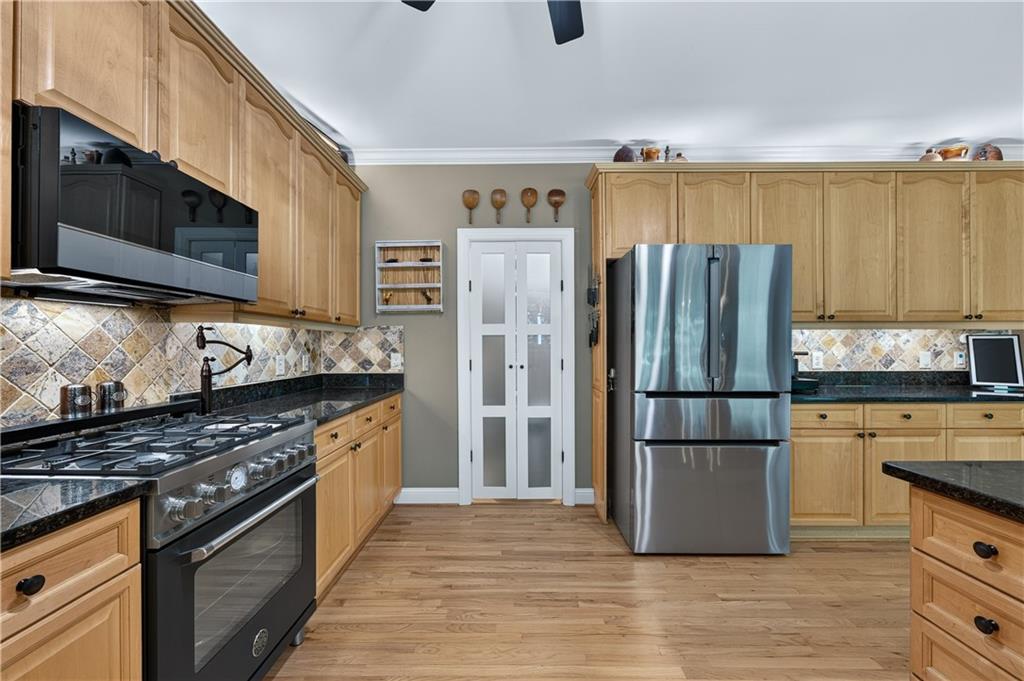 155 Willow Oak Lane