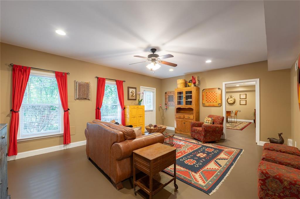 155 Willow Oak Lane