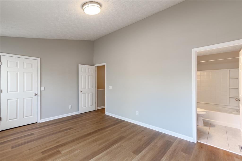 5550 Strathmoor Manor Circle