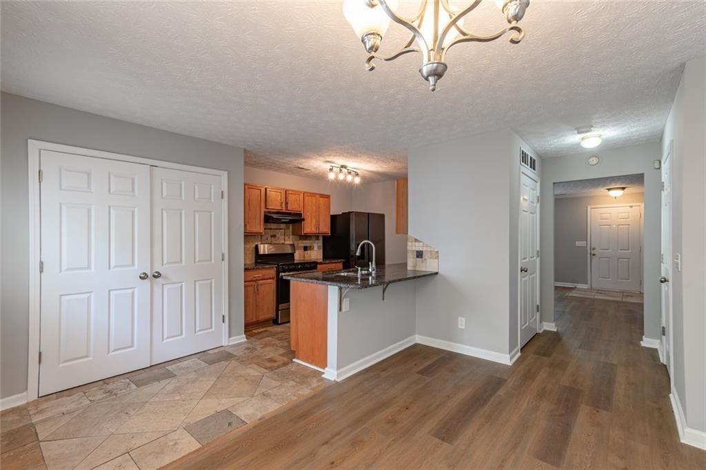 5550 Strathmoor Manor Circle