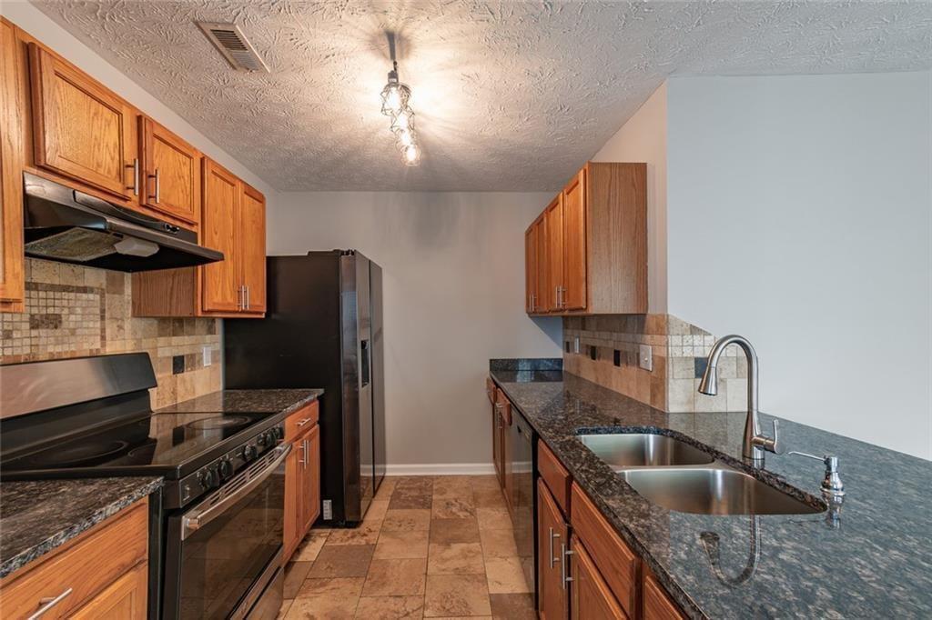 5550 Strathmoor Manor Circle
