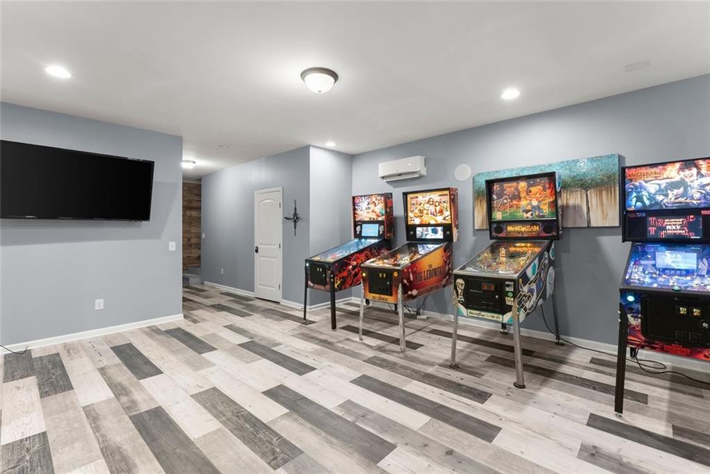 5815 Crest Oak Way