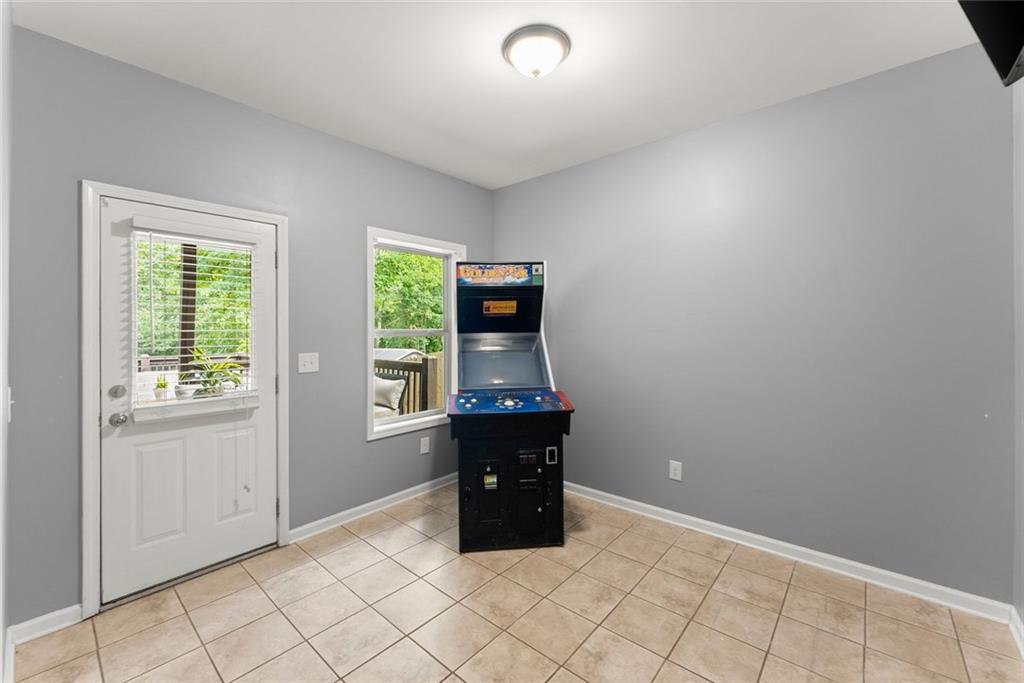 5815 Crest Oak Way