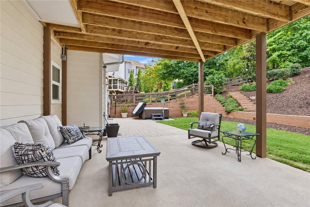 5370 Avonshire Lane