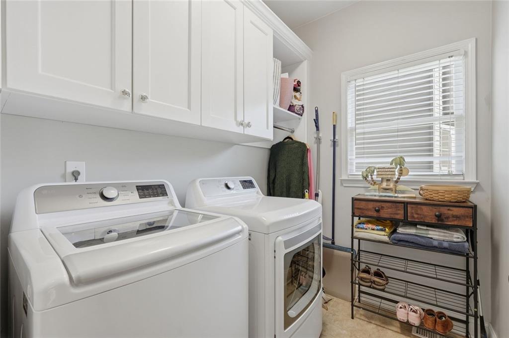 5370 Avonshire Lane
