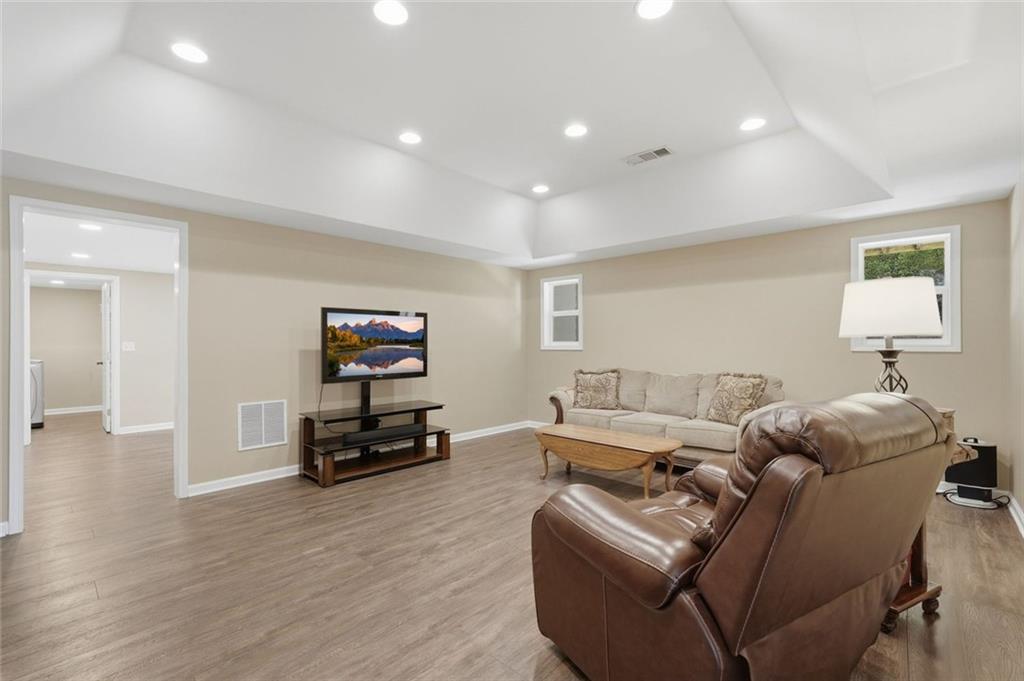 5370 Avonshire Lane