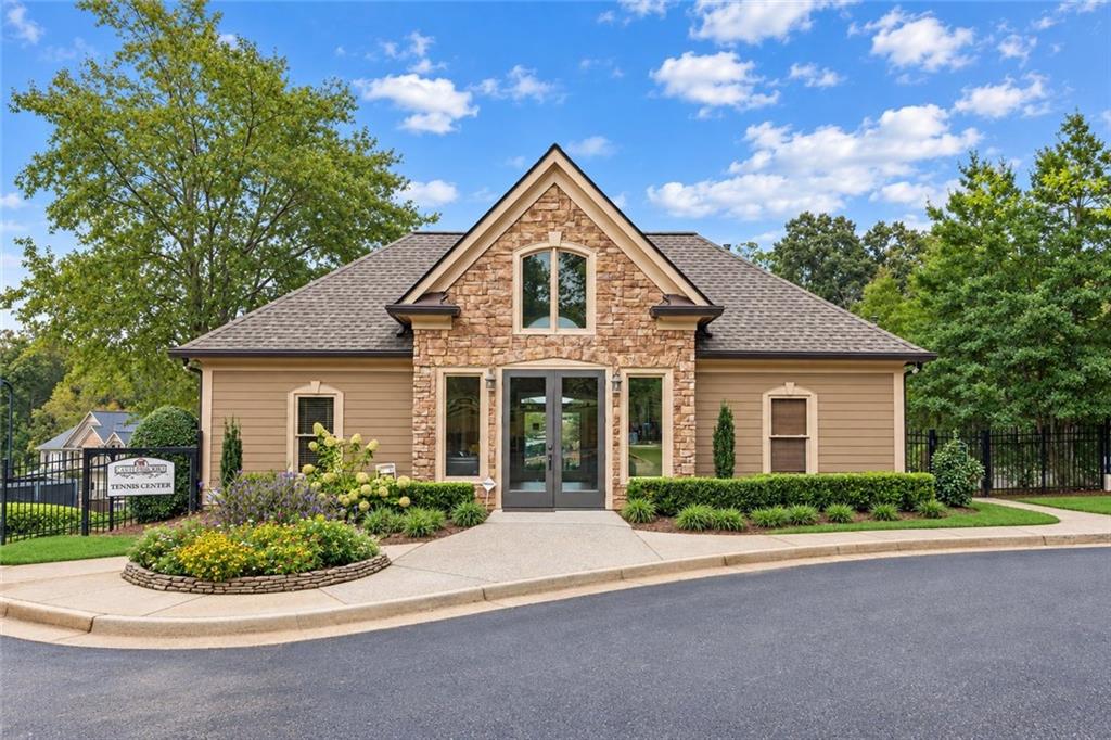 5370 Avonshire Lane