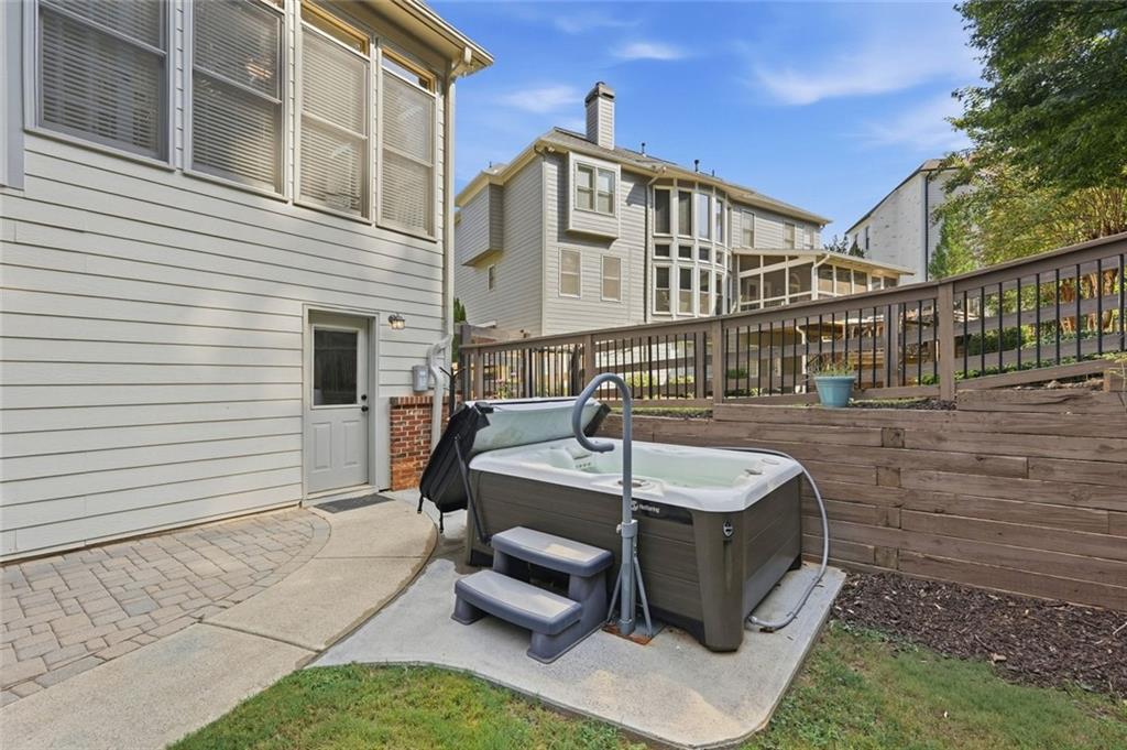 5370 Avonshire Lane