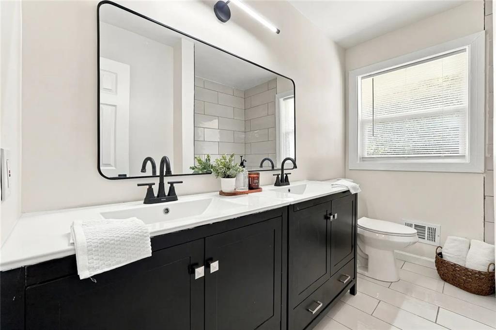 4195 Valley Lake Terrace SW