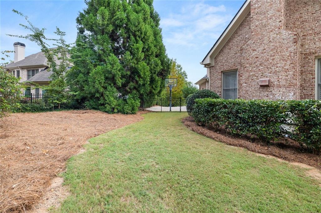 8030 Coventry Pointe