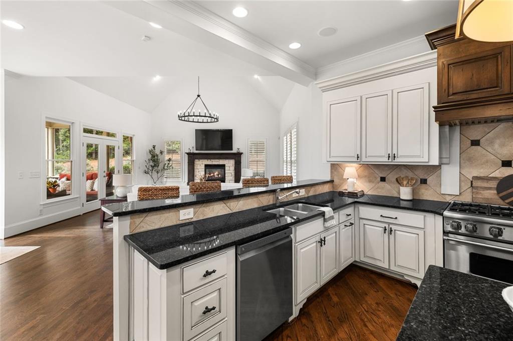 8030 Coventry Pointe