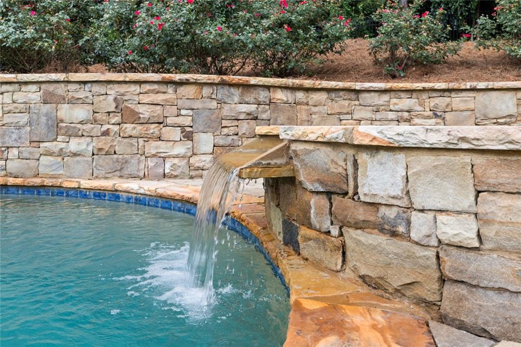 8030 Coventry Pointe