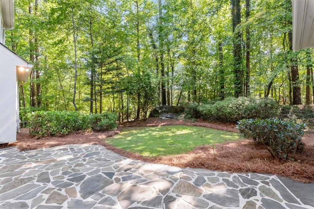 1525 Huntingford Drive