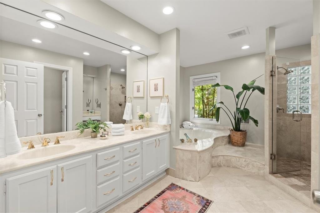 1525 Huntingford Drive