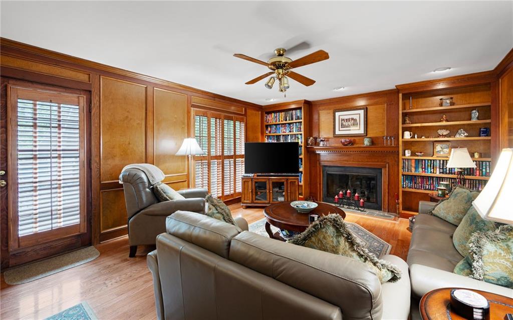 1351 SHEFFIELD Parkway