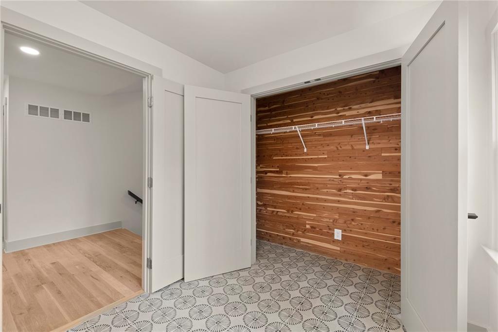 3987 Bonnington Court