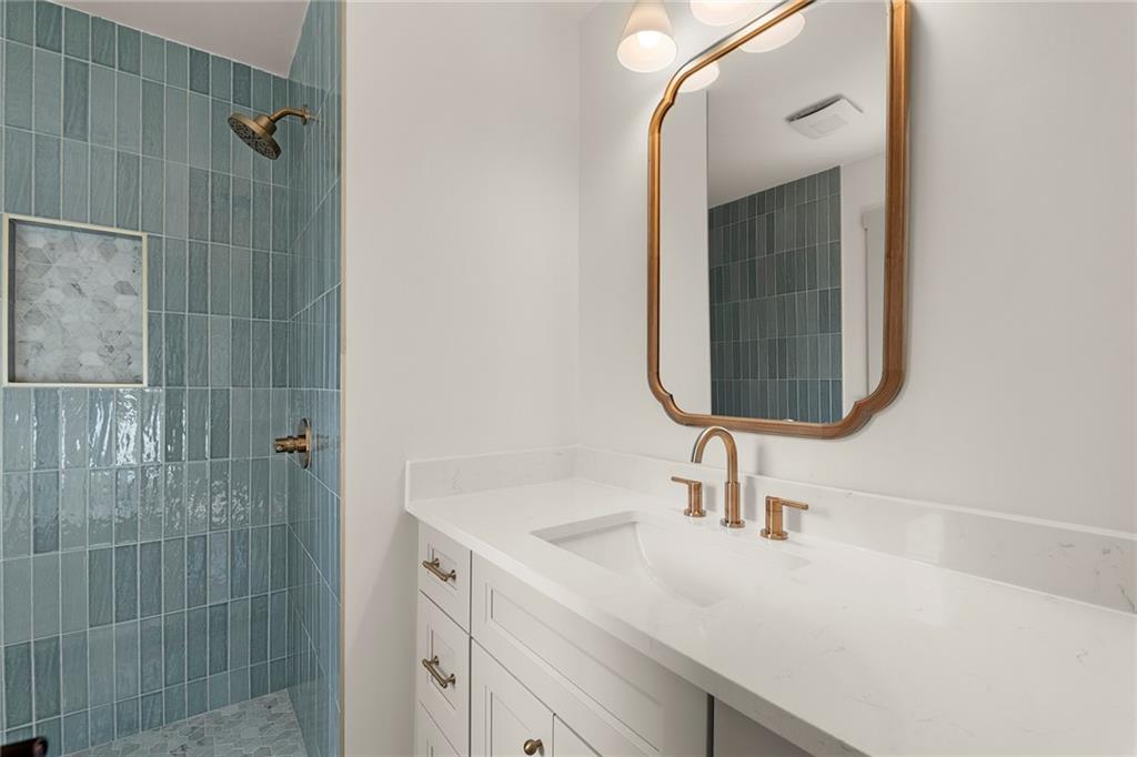 3987 Bonnington Court