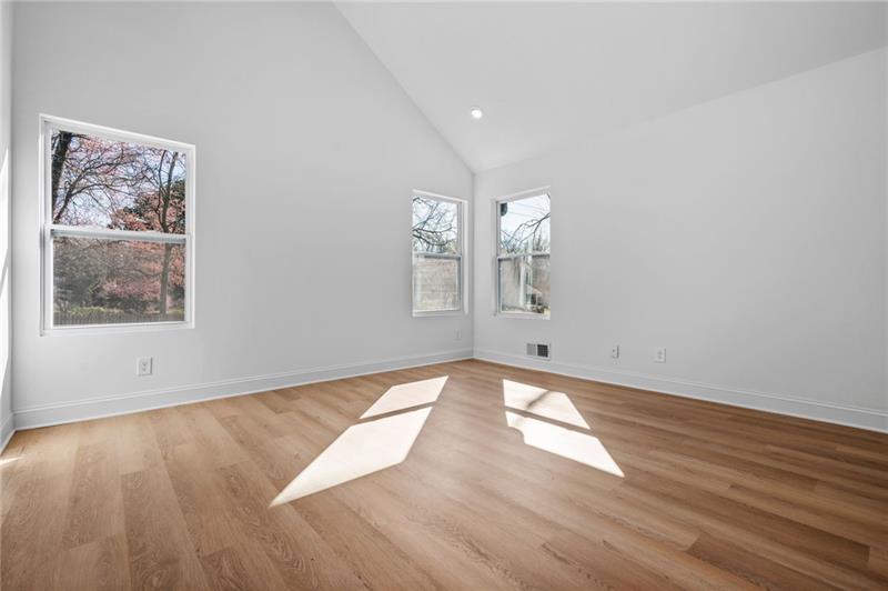 4445 Cove Island Drive NE