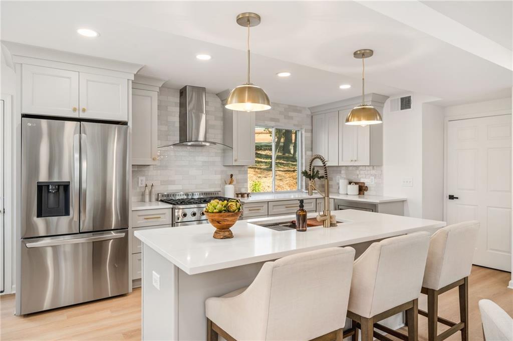 4445 Cove Island Drive NE