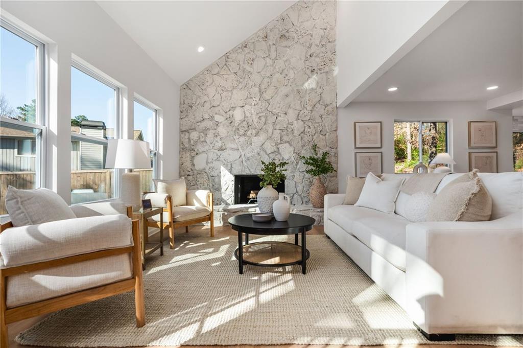 4445 Cove Island Drive NE