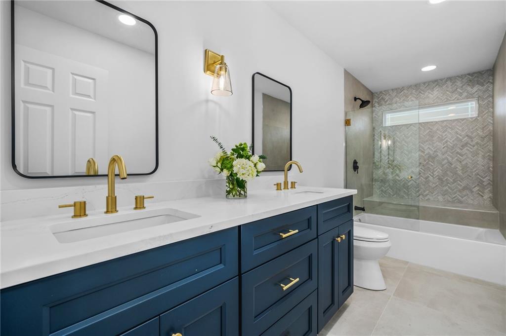 4445 Cove Island Drive NE