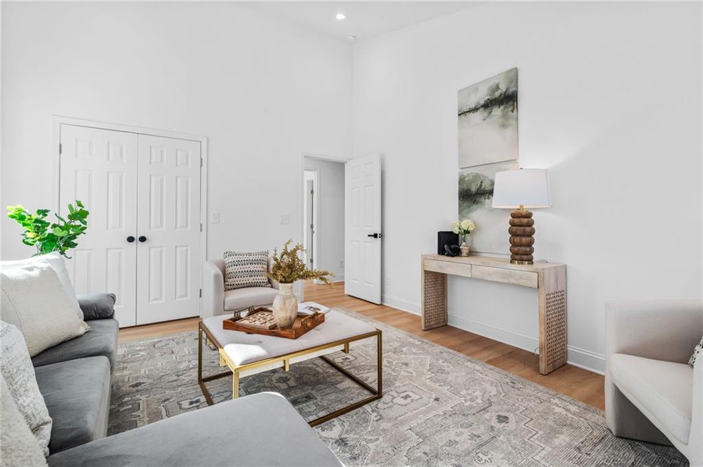 4445 Cove Island Drive NE