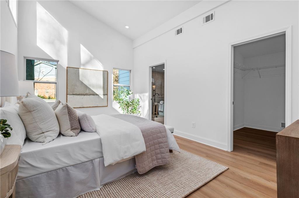 4445 Cove Island Drive NE