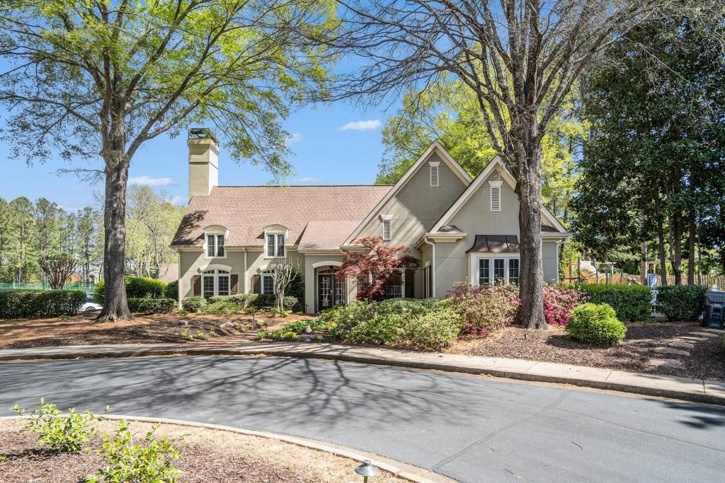 1161 Clarendon Drive