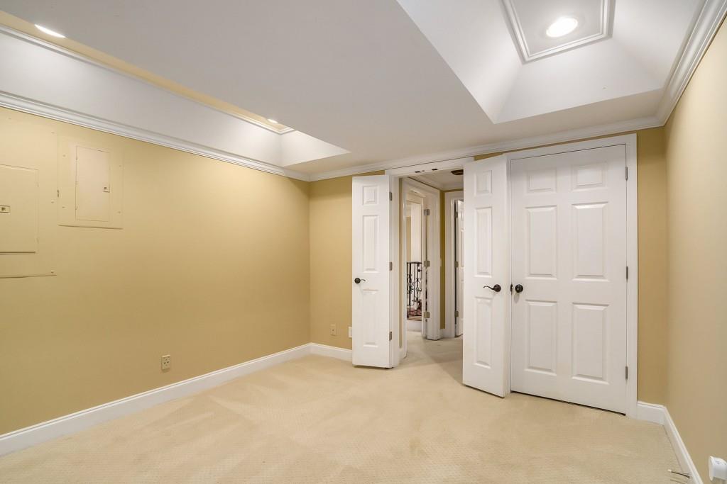 1161 Clarendon Drive