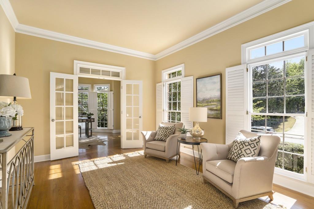 1161 Clarendon Drive