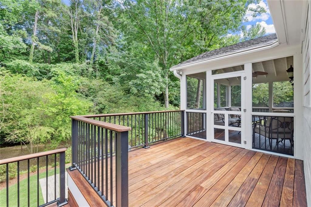 4352 Hampton Woods Drive NE