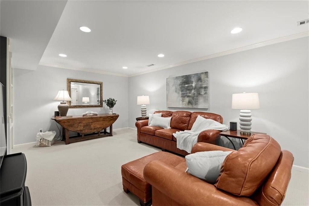 4352 Hampton Woods Drive NE