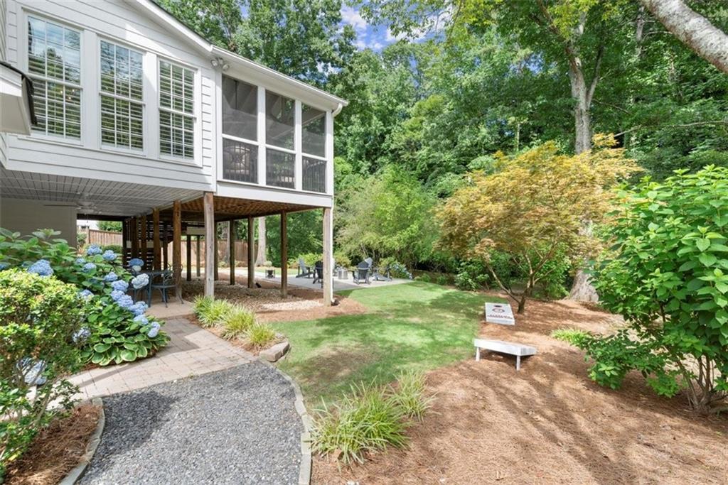 4352 Hampton Woods Drive NE