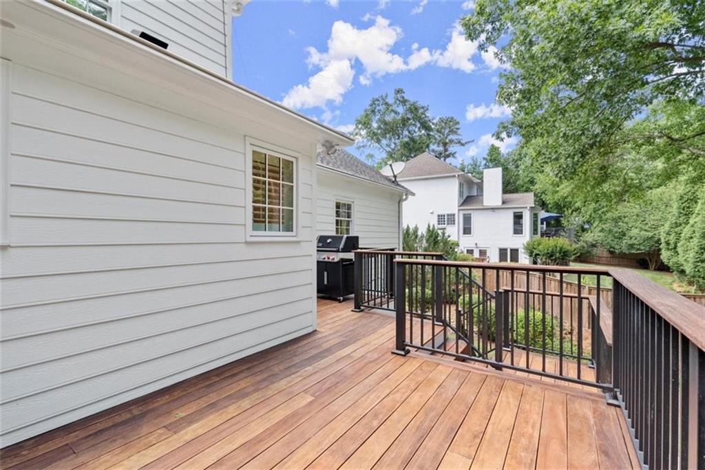 4352 Hampton Woods Drive NE