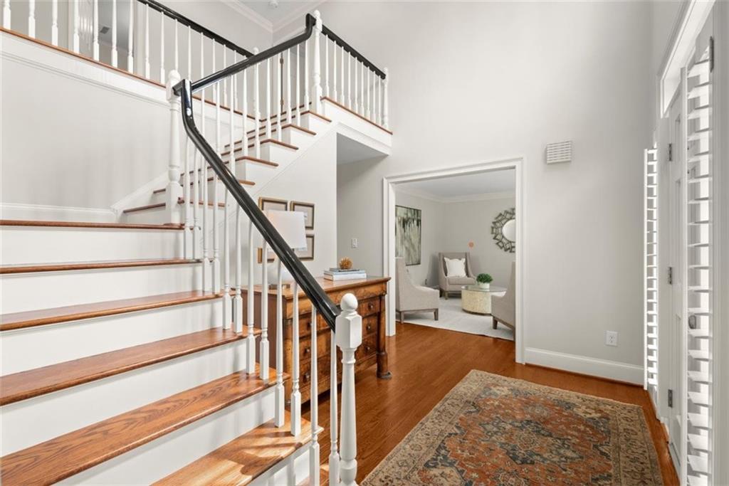 4352 Hampton Woods Drive NE