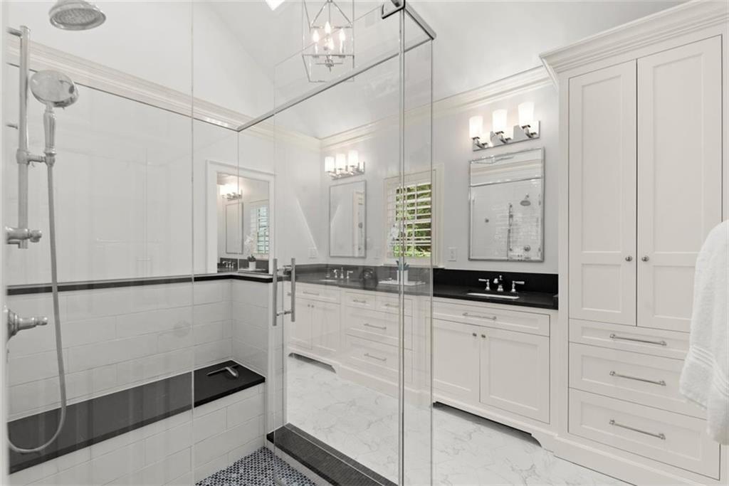 4352 Hampton Woods Drive NE