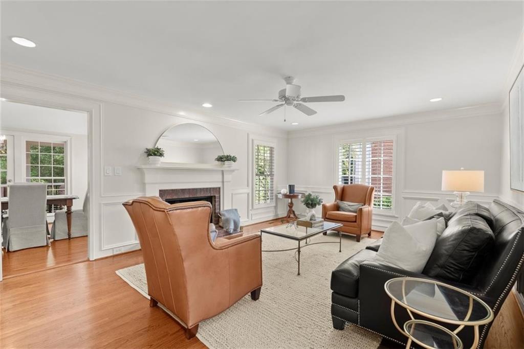 4352 Hampton Woods Drive NE