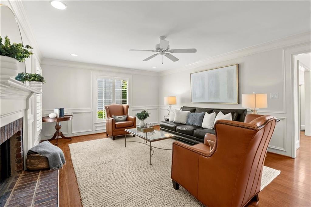 4352 Hampton Woods Drive NE