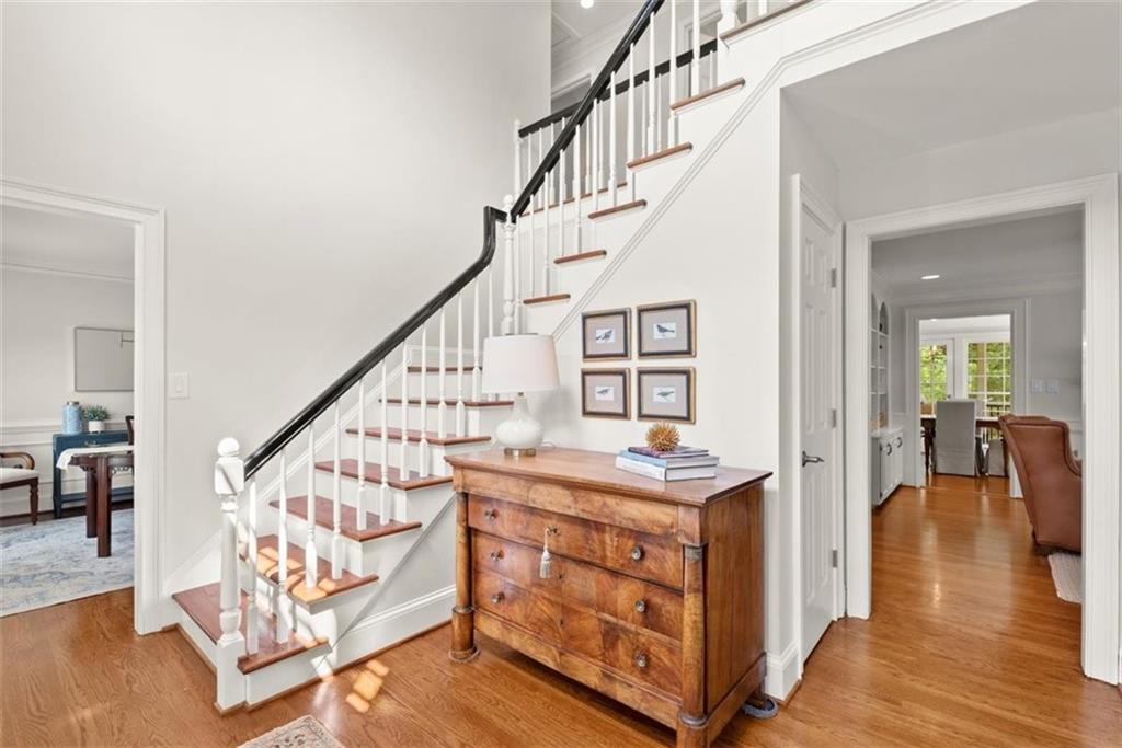 4352 Hampton Woods Drive NE