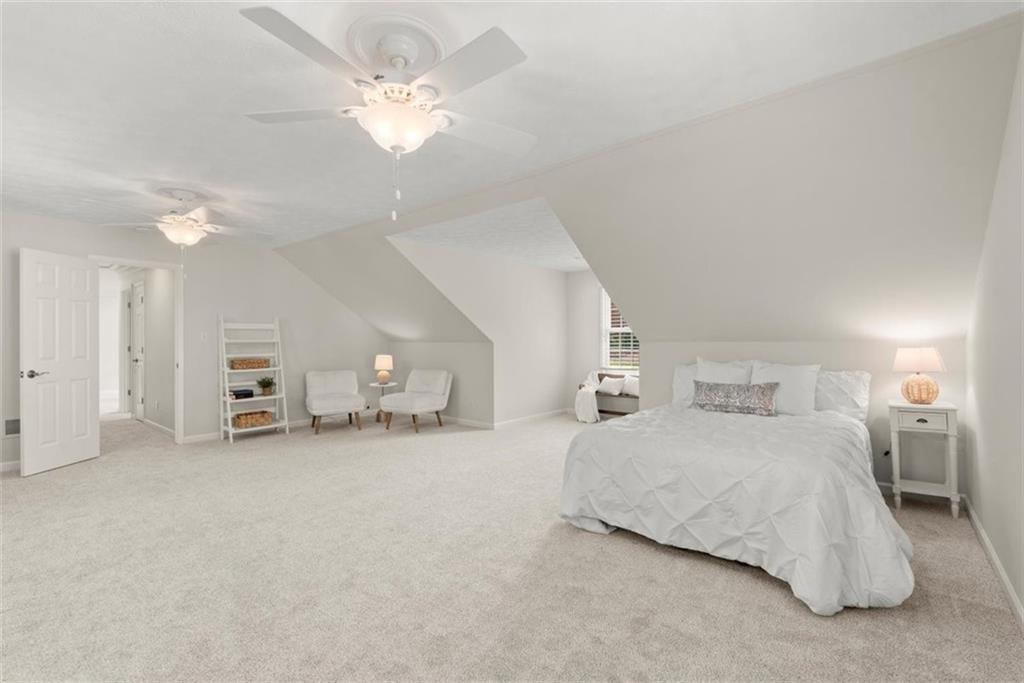 4352 Hampton Woods Drive NE