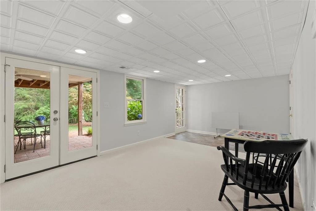 4352 Hampton Woods Drive NE