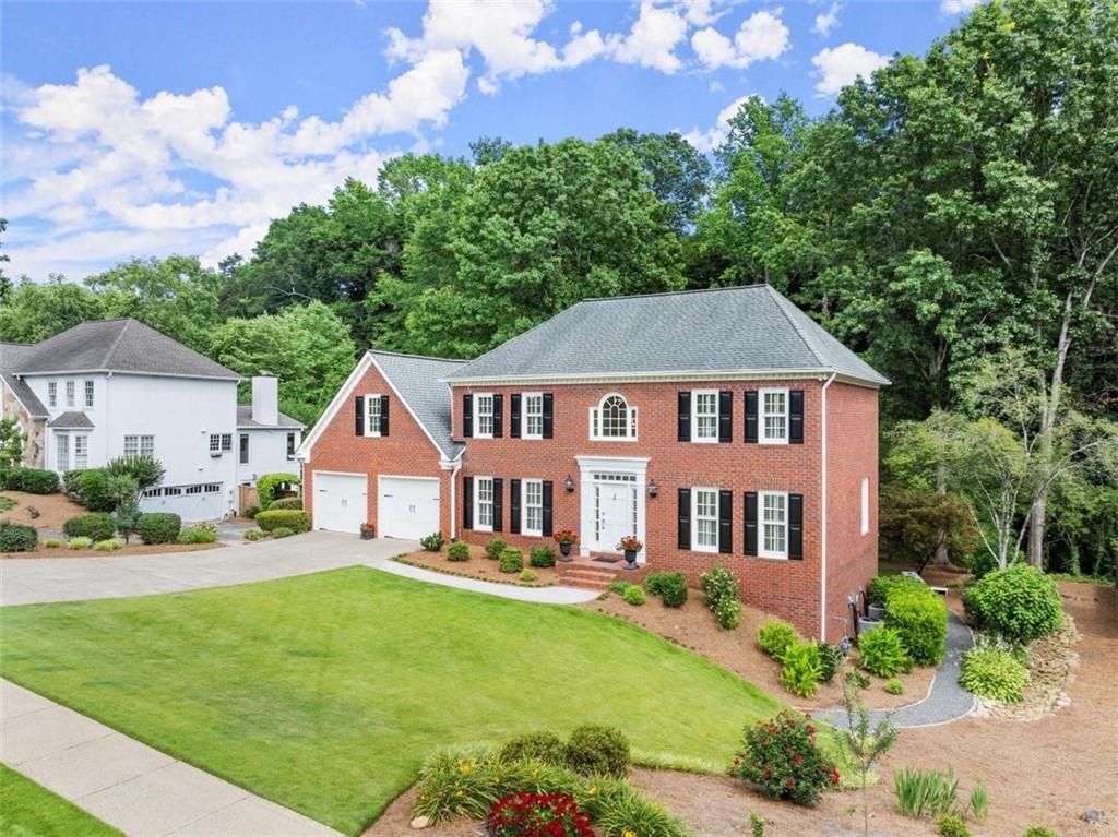 4352 Hampton Woods Drive NE