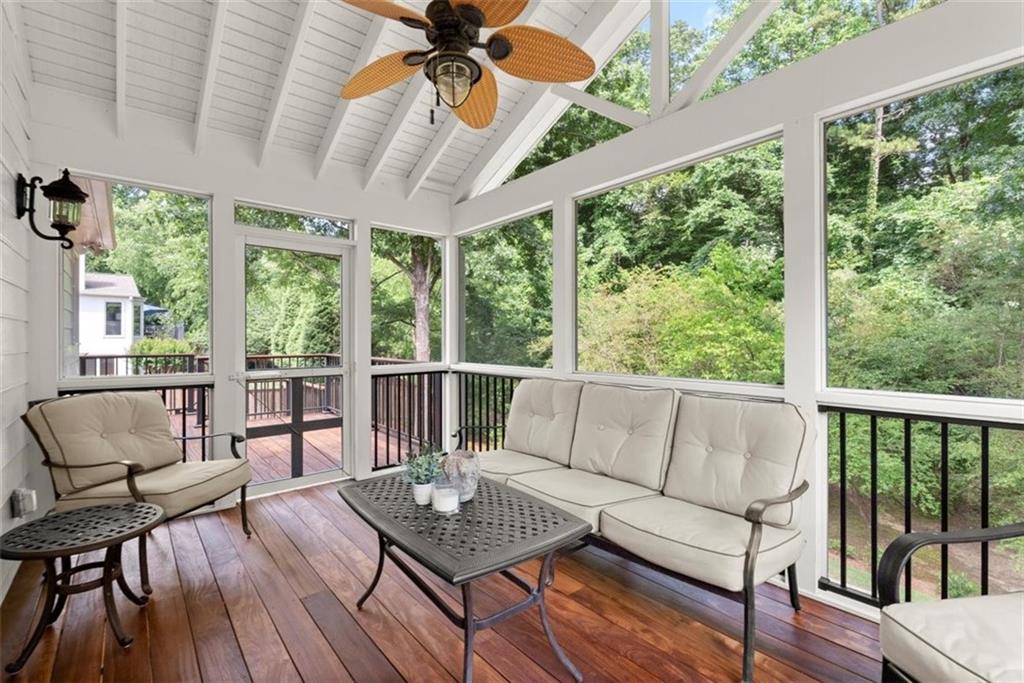 4352 Hampton Woods Drive NE