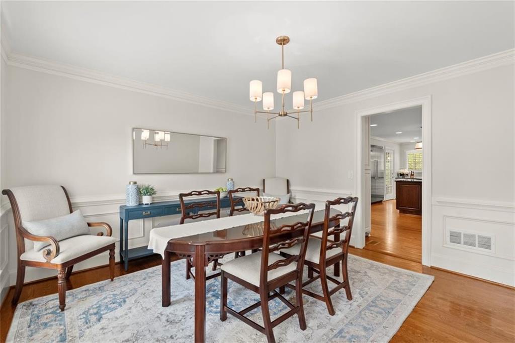 4352 Hampton Woods Drive NE